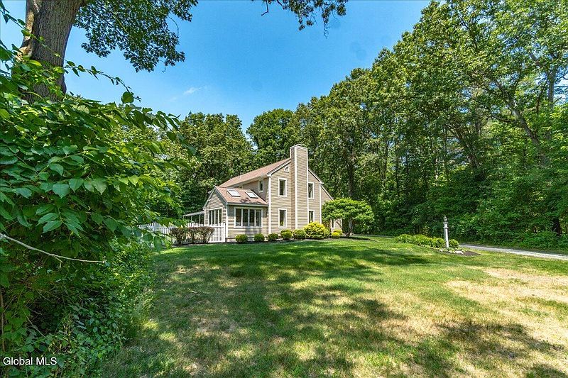 5th image of 597 Grooms Road