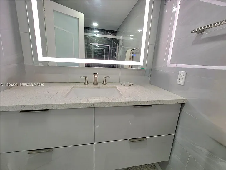 3505 S Ocean Dr #901 — Photo 14