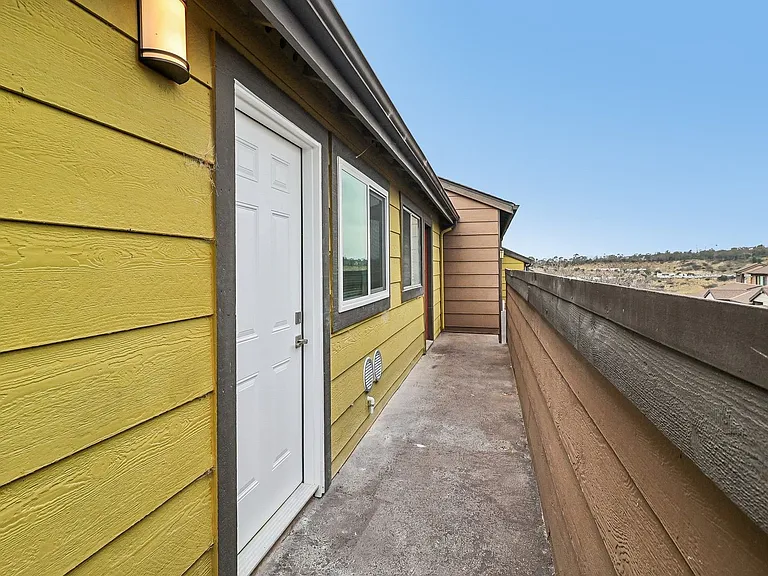 Renovated Oceanside Apartment Homes-MOVE IN PROMOTION! — Photo 26