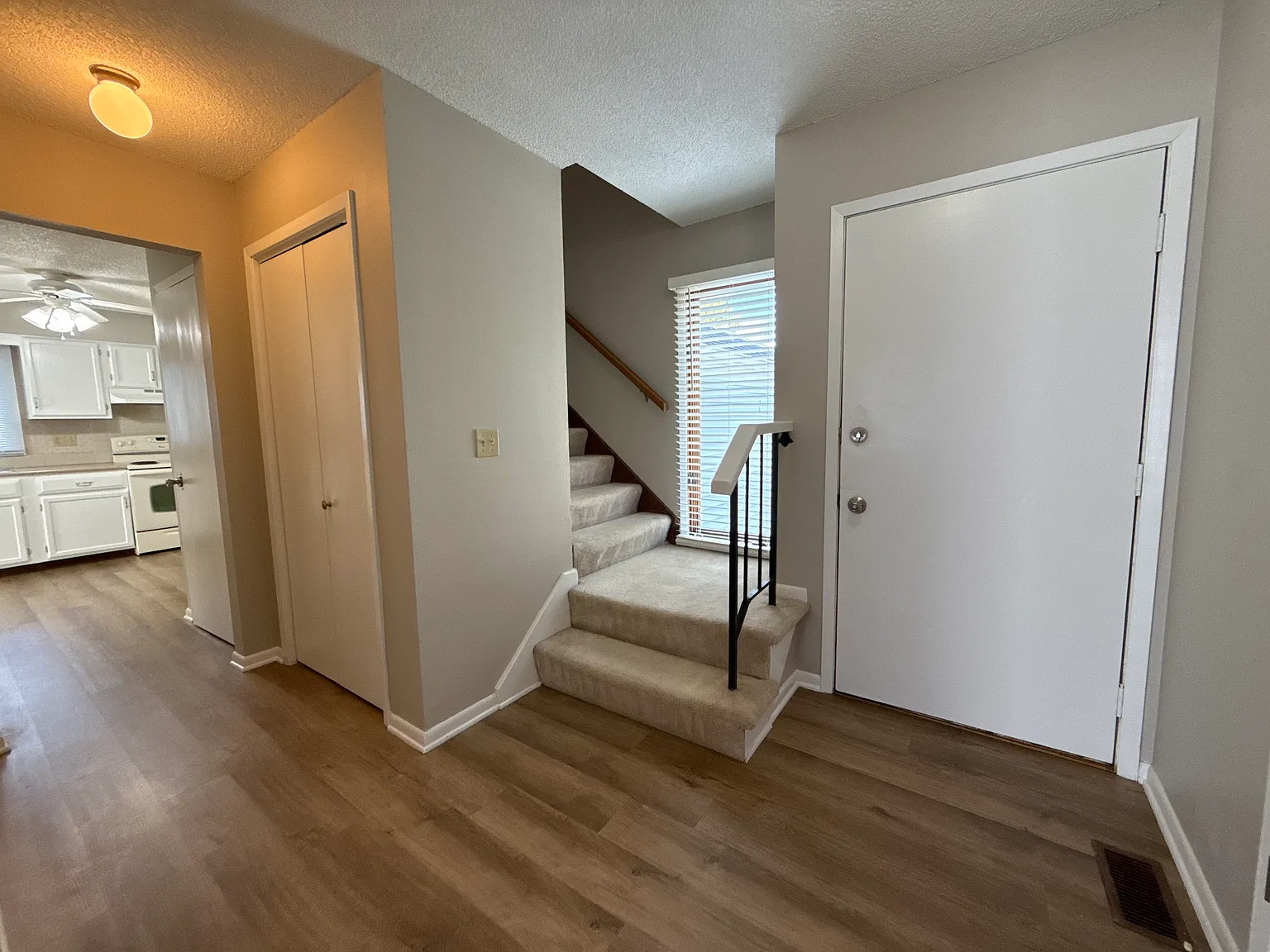 3 bed, 1810 sqft, $1,895 — Photo 4