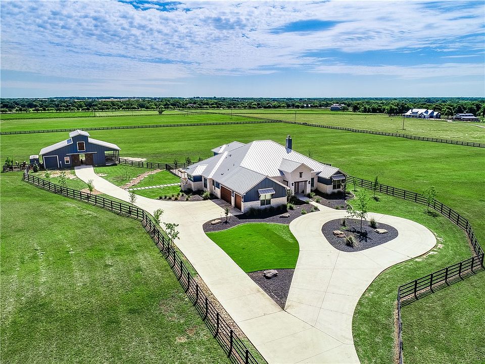 1st image of 105 Country Vista Ln