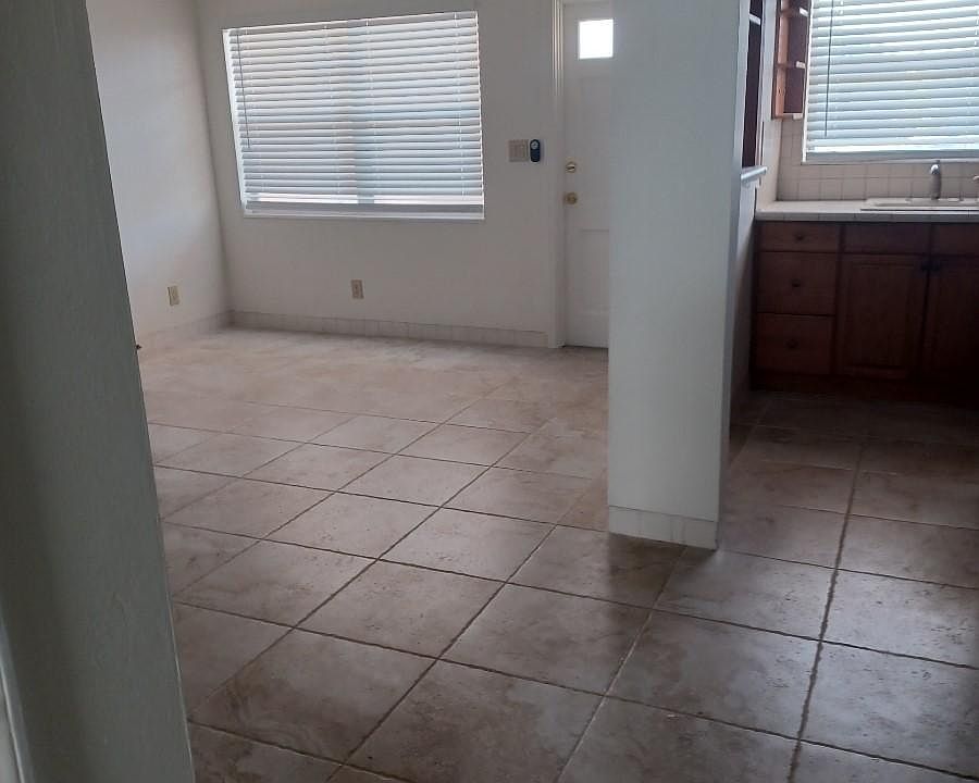 1st image of 2813 NE 27th St #2