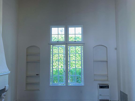 5th image of 8320 Fountain Ave #8324C