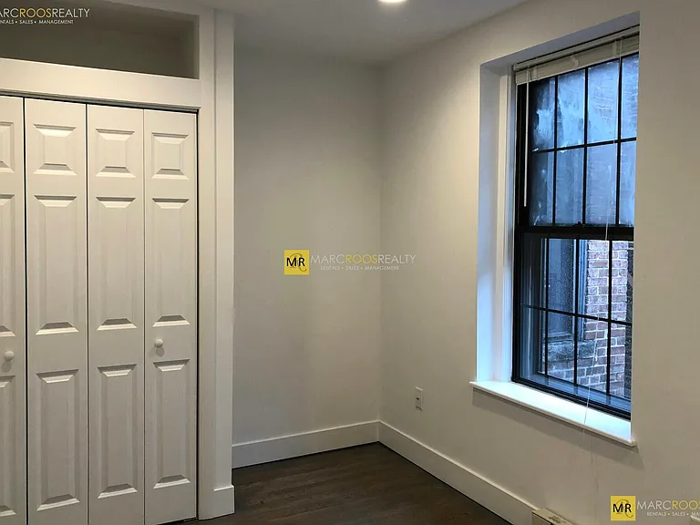 W Cedar St — Photo 12