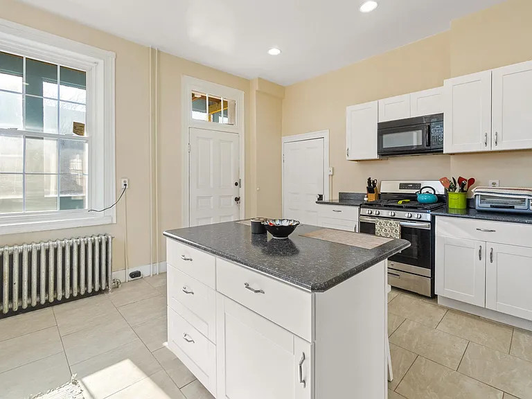 308 W Main St #M — Photo 12