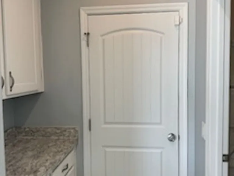 5717 SW 49th Ave — Photo 10