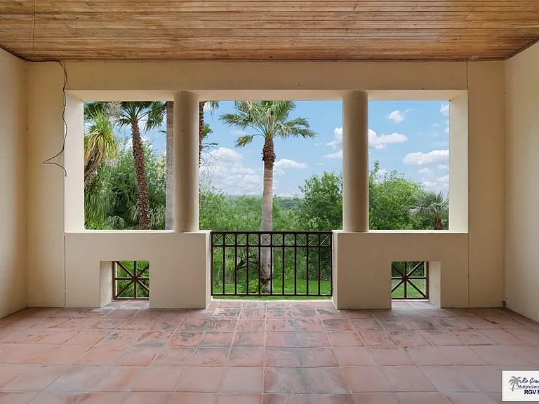 3201 Lazy Lake Dr — Photo 35