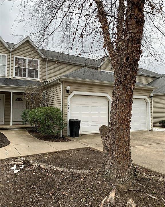 1st image of 1205 Summerfield Ln NE