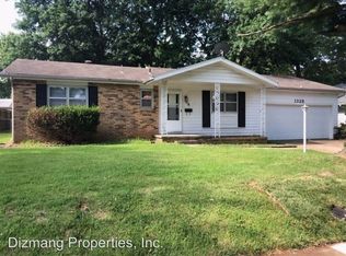 1328 E Woodland St, Springfield, MO 65804