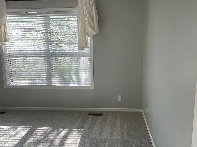 2134 Oakcrest Cir — Photo 10