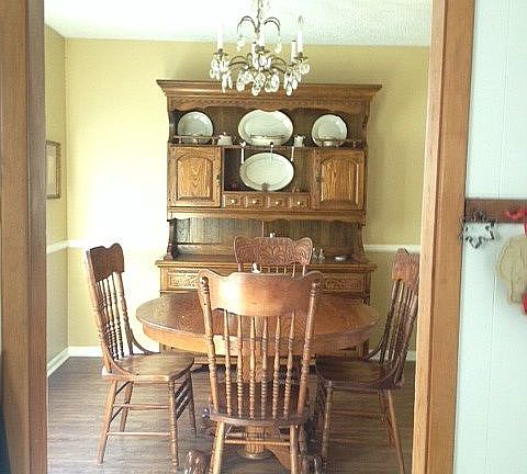 Formal dinning room