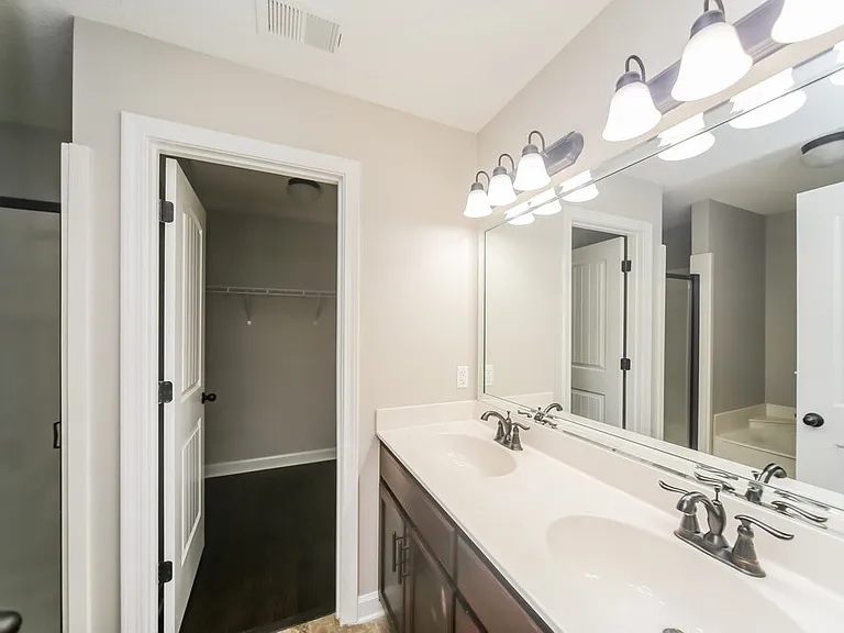 5714 Kingsman Dr — Photo 13