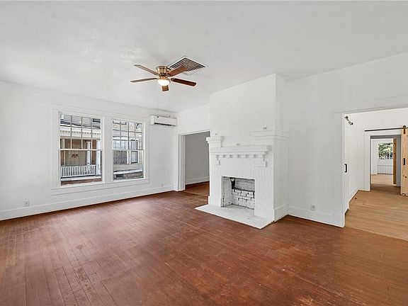 3rd image of 433 Chambers St