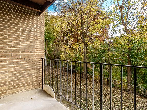 2nd image of 2907 La Salle Ave #6