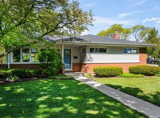 132 N Phelps Ave, Arlington Heights, IL 60004