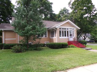 503 S River Rd, Algonquin, IL 60102