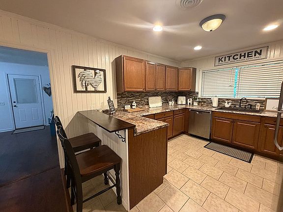 5th image of 372 Dogwood Dr