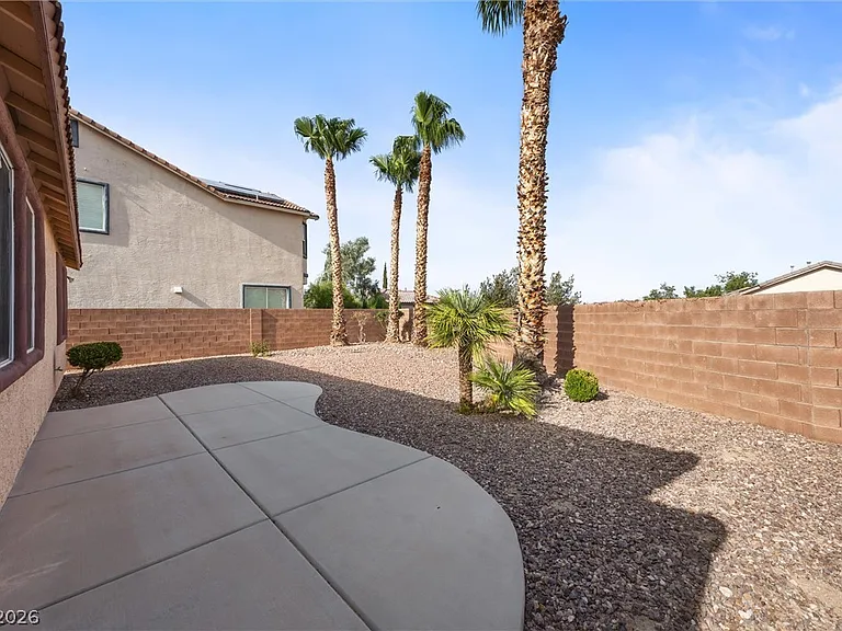 428 Eternity St — Photo 5