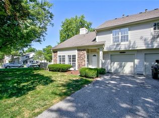 7636 Prairie Lake Dr, Indianapolis, IN