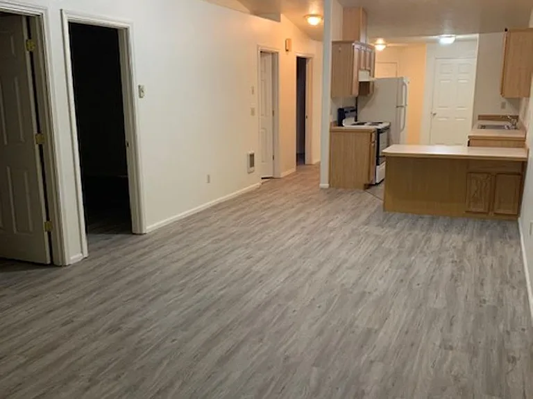 705 Benjamin Ave — Photo 6