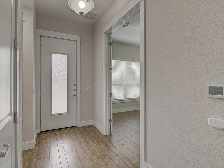 2409 Moreno St — Photo 23