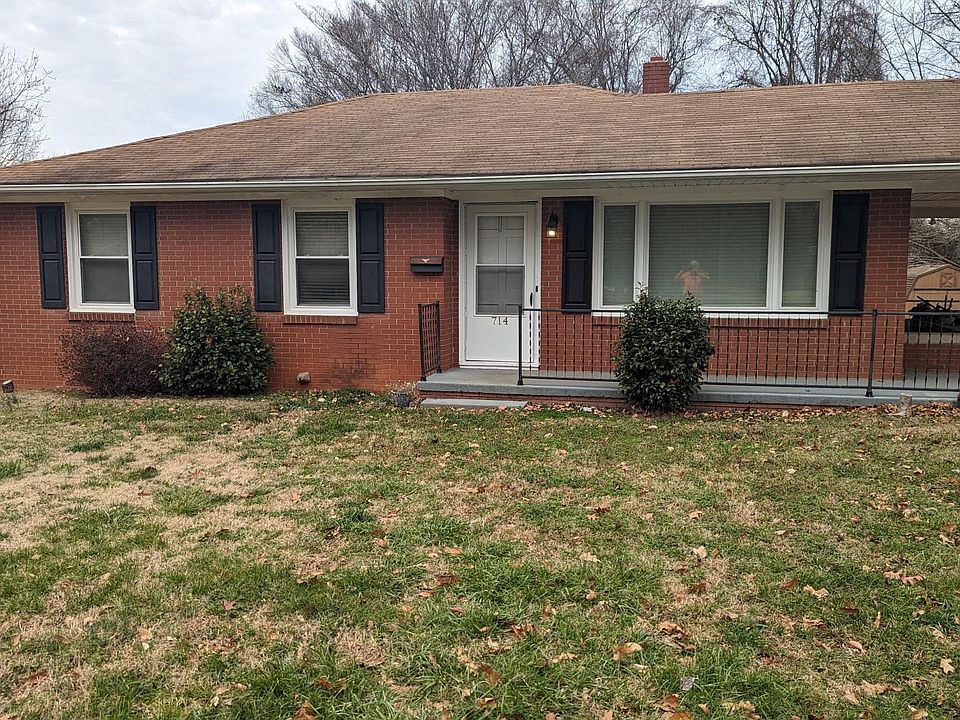 1st image of 714 Manhattan Dr
