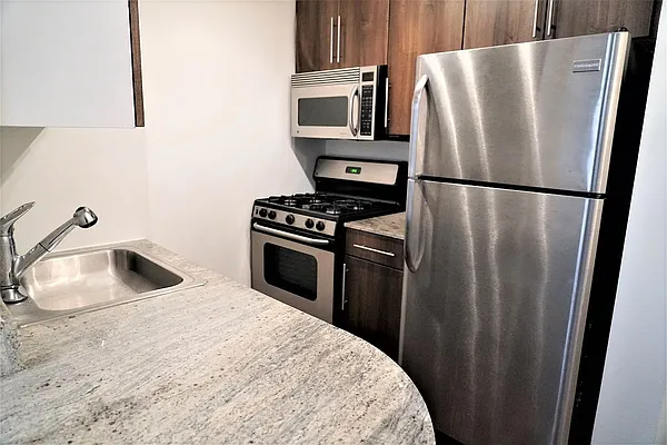 Rented by Renetta Real Estate | media 33