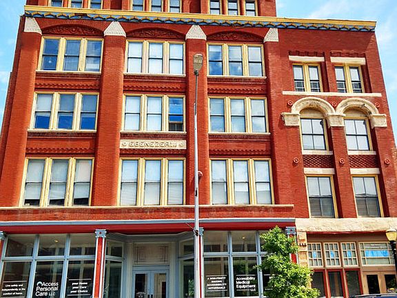 3rd image of 309 Delaware St #302