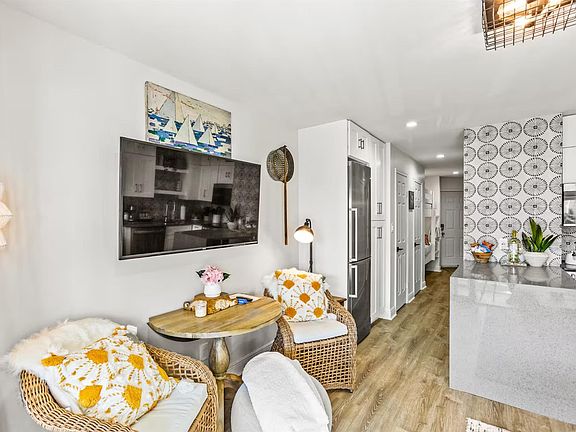 2nd image of 6102 Seawall Blvd #189