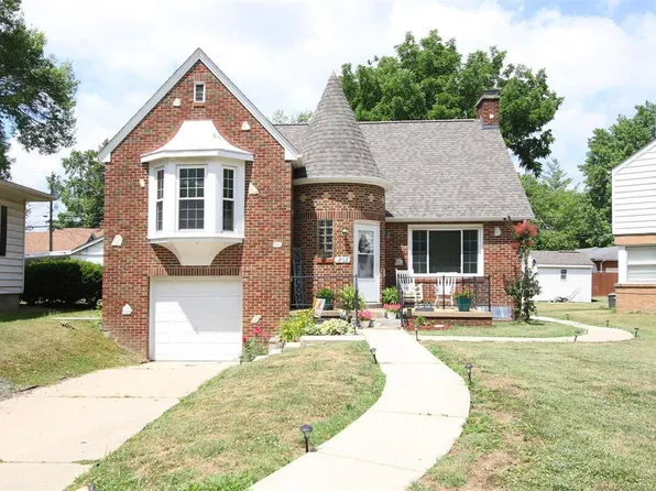 1808 Lemon Street Dr, Highland, IL 62249