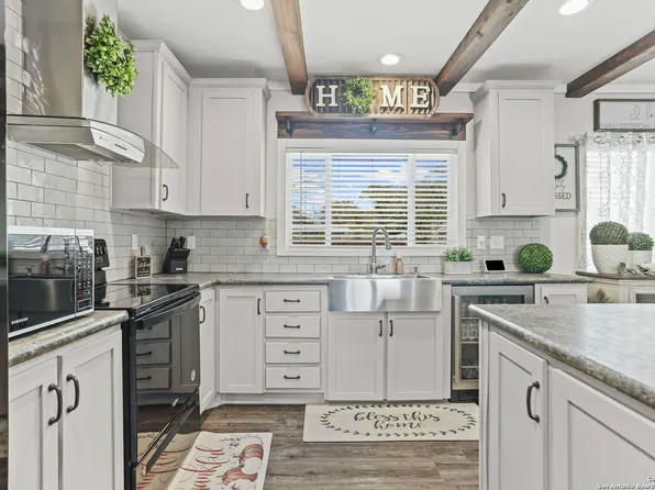 22910 Black Cherry, Elmendorf, TX 78112