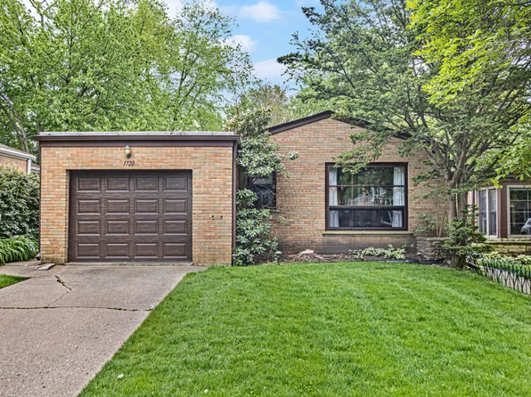 1720 Brummel St, Skokie, IL 60202