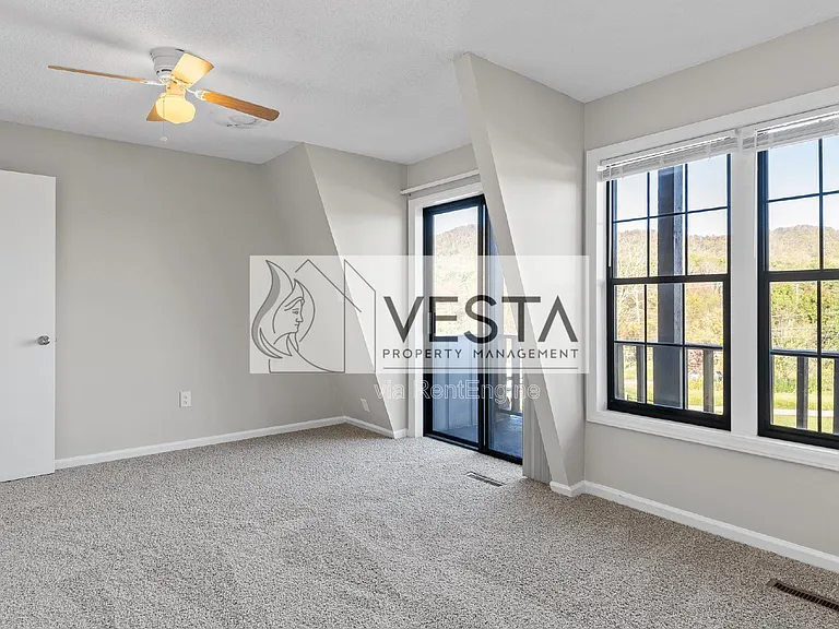 588 Ray Hill Rd #D — Photo 43