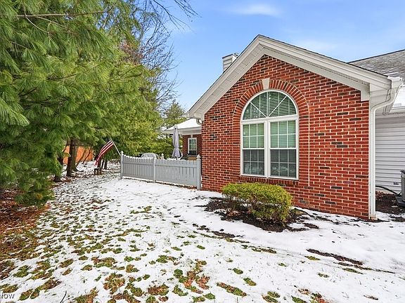 2nd image of 30 Newton Square Dr Unit 3