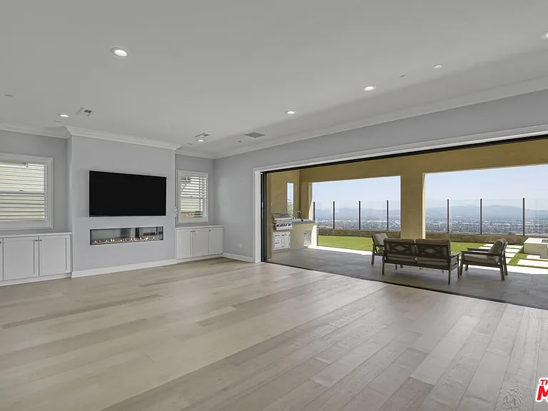 20326 W Liverpool Way — Photo 16