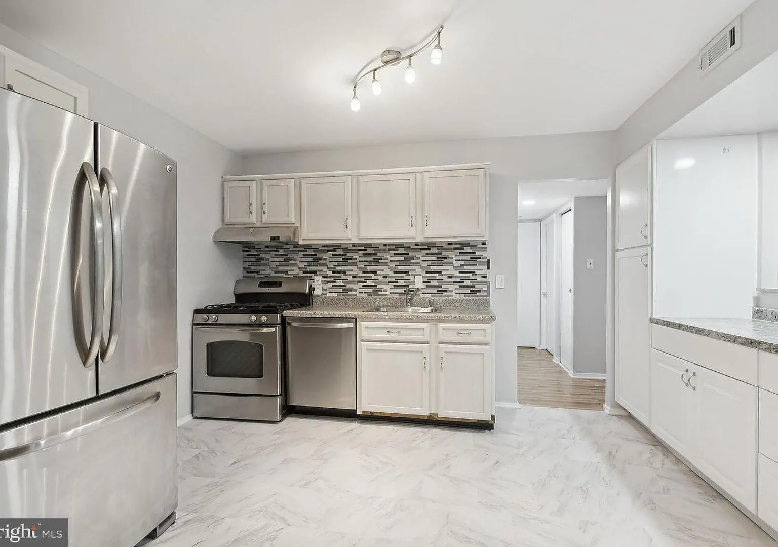 Reston Condo For Rent -1635 Parkcrest Cir #201, Reston, VA 20190 — Photo 1