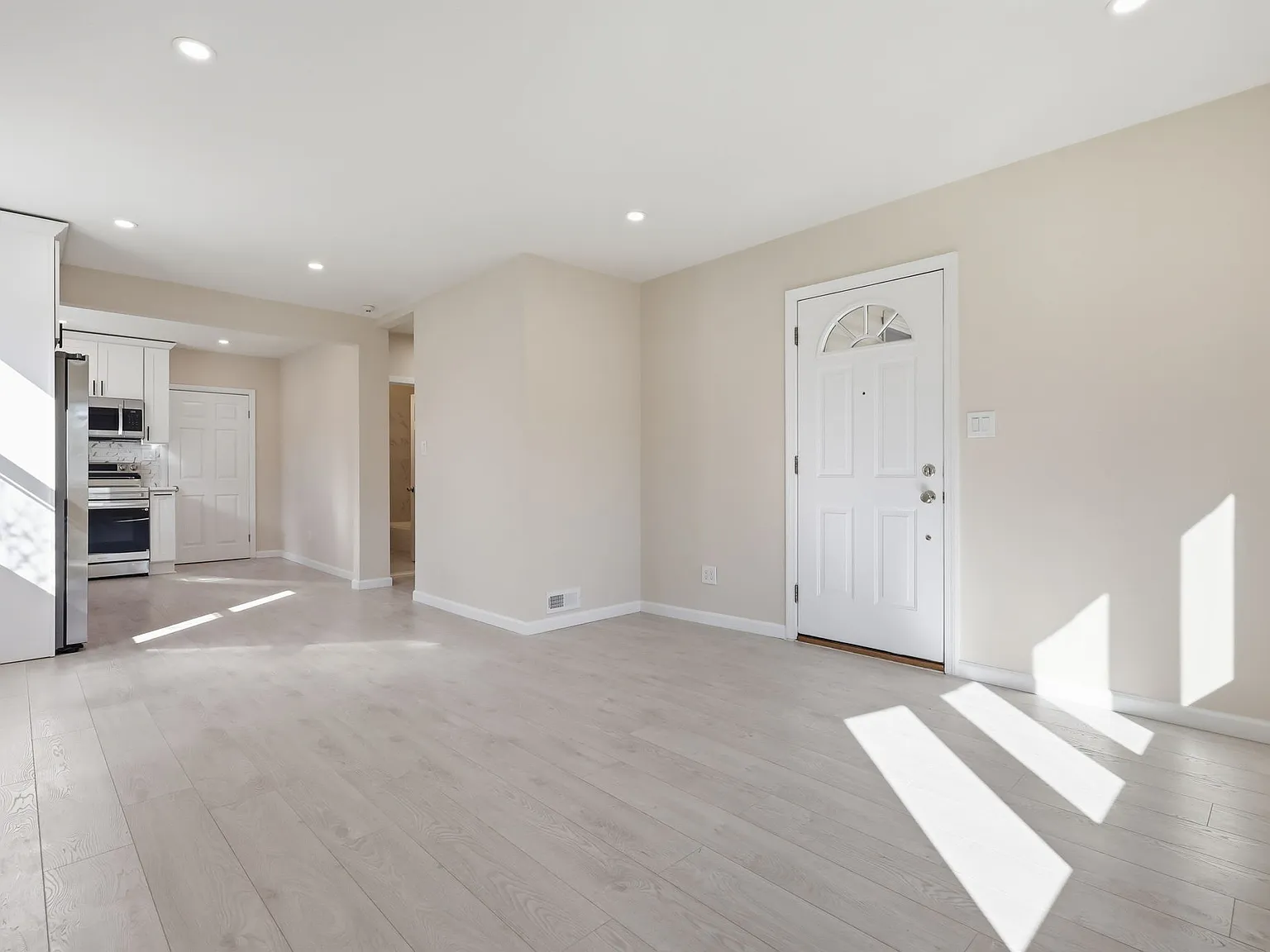 4 bed, 1200 sqft, $3,000 — Photo 4