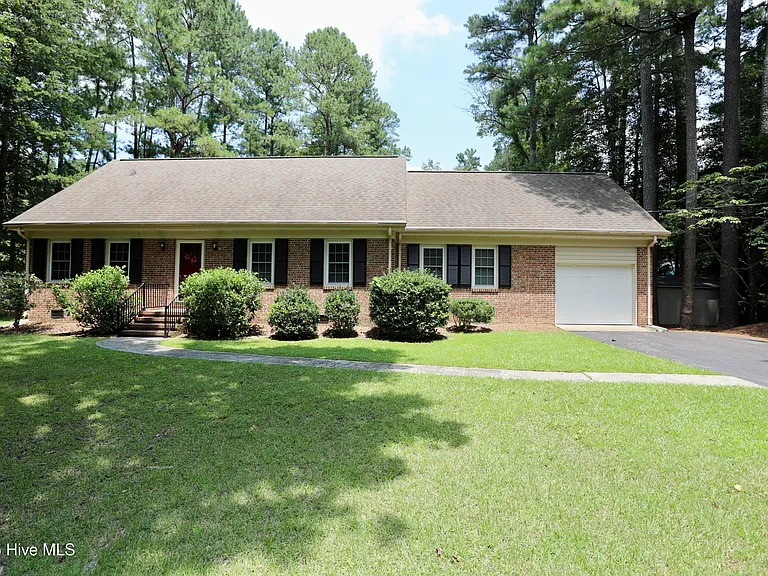 202 Haldane Dr — Photo 4