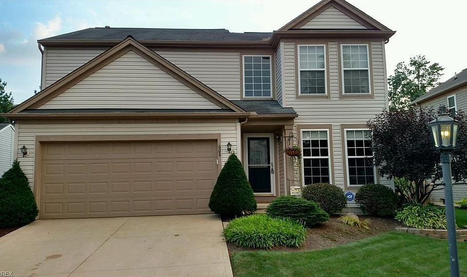 1st image of 608 Canterbury Ln