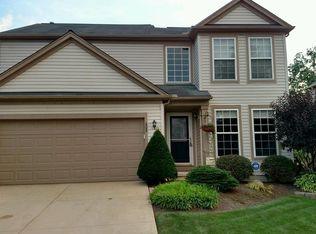 608 Canterbury Ln, Northfield, OH