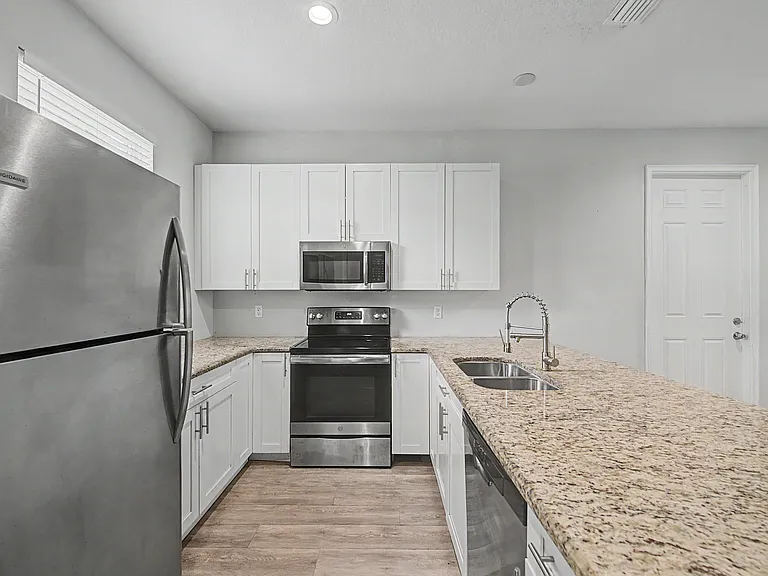 1614 E Mulberry Dr — Photo 12