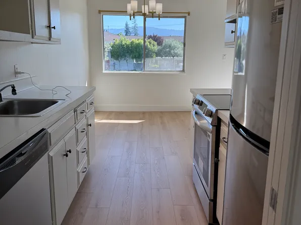 255 S Rengstorff Ave APT 132, Mountain View, CA 94040