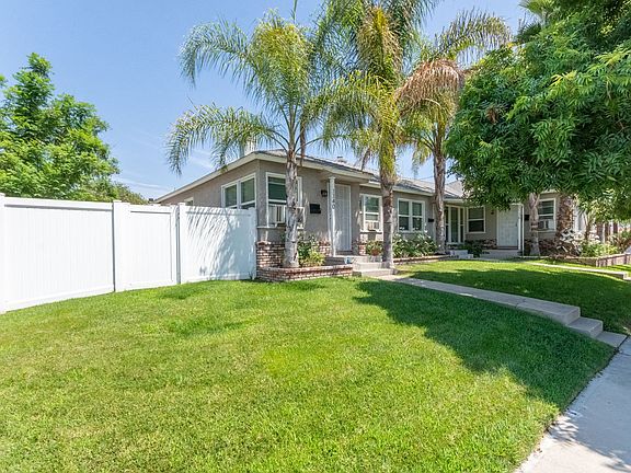 2nd image of 1136 N Beachwood Dr