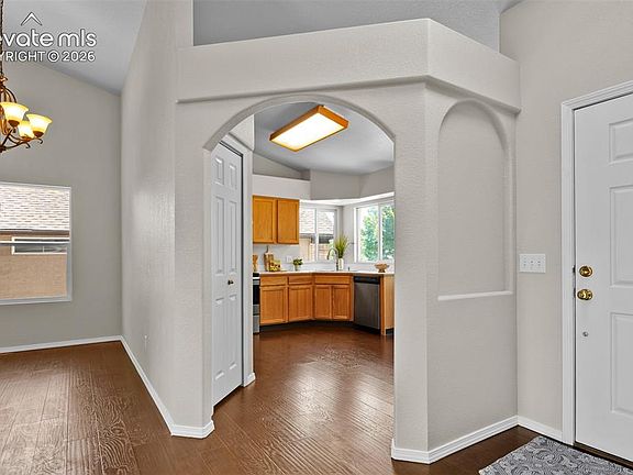 4th image of 3839 Range Dr