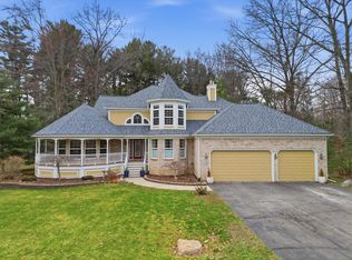 11542 Lancelot Ln, Pinckney, MI 48169