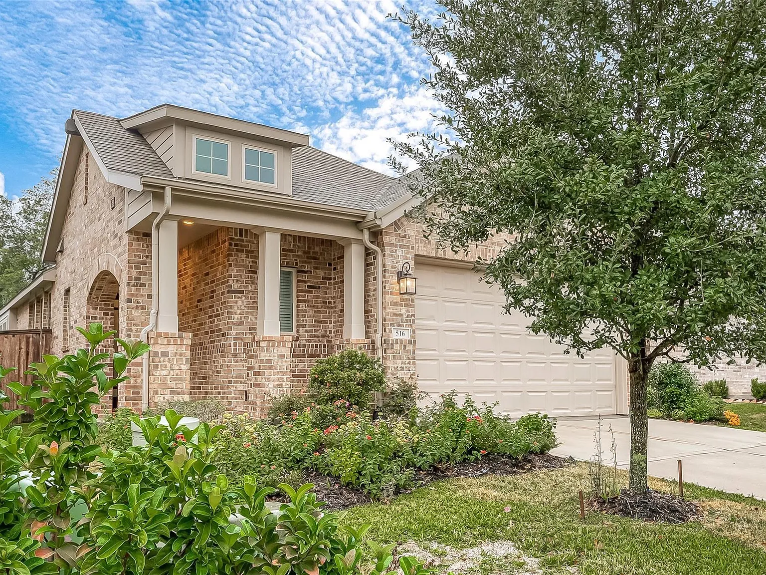 3 bed, 2.0 bath, 1523 sqft, $2,500 — Photo 3