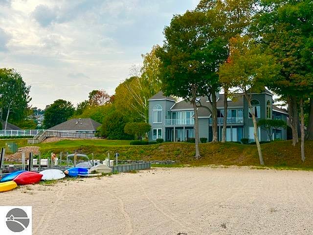 1st image of 776 N Yacht Club Dr