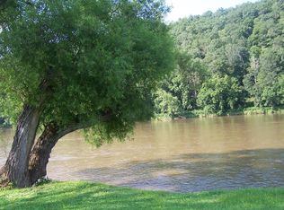 287 N View Ln, Independence, VA 24348