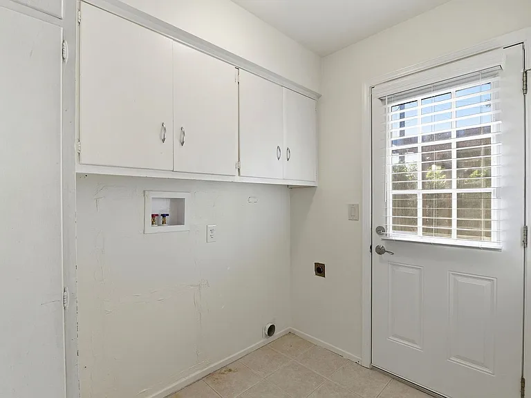 1559 Chambers Dr — Photo 15