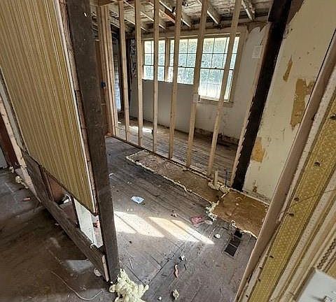 2nd image of 419 Church St NE